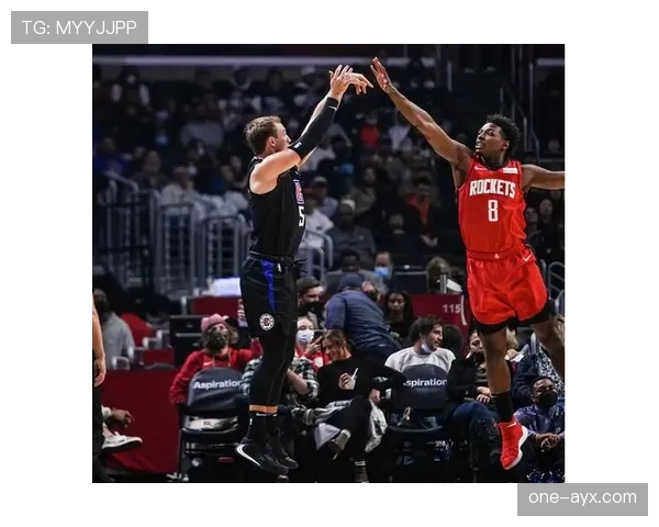 肯纳德闪耀全明星赛，精准三分点燃全场激情