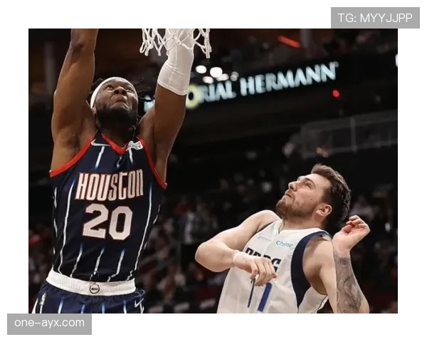 桑德兰主帅莫布雷重振士气，率队力争赛季逆袭表现抢眼