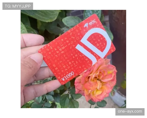 周冠宇晒照里那张卡片，余额一看我差点把午饭退了